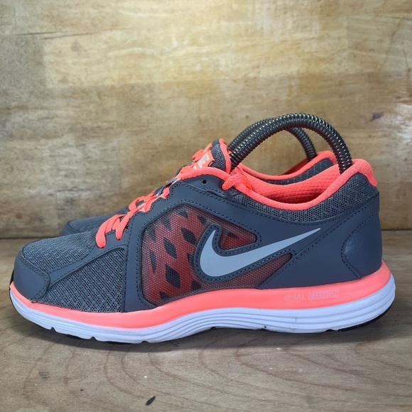 Nike Dual Fusion Womens Size 7 Running Shoes Sneakers Gray Coral 657498-001 - Picture 3 of 10
